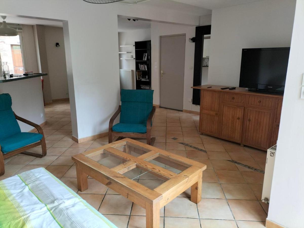 Appartement Au Centre Ville Avec Un Beau Jardin Prive Lannion Eksteriør bilde